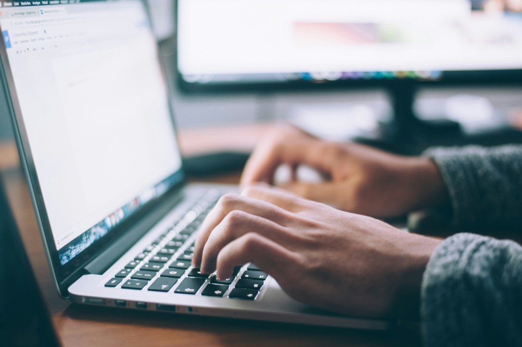 La imagen actual no tiene texto alternativo. El nombre del archivo es: glenn-carstens-peters-npxxwgq33zq-unsplash.jpg